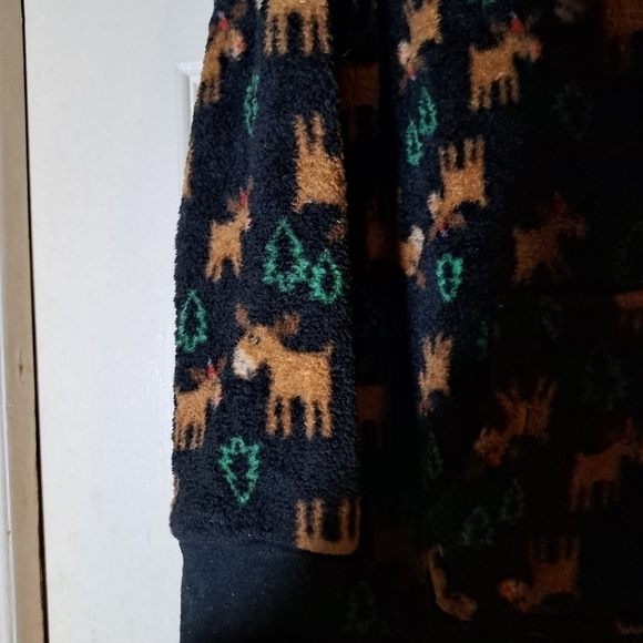 Only boys Red nose reindeer one Piece night suit size large - Picture 4 of 9